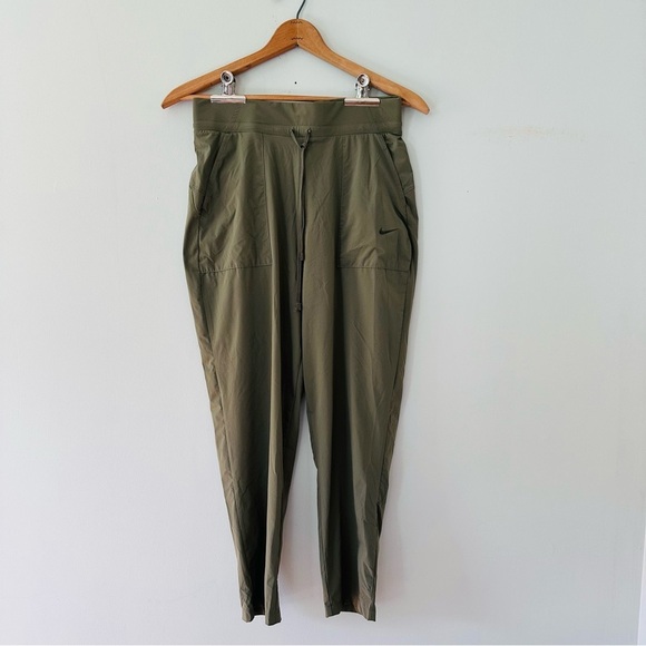 Nike Bliss Luxe 7/8 Training Pants Olive Army Green CU4603-222 Women Size Medium - Picture 5 of 15